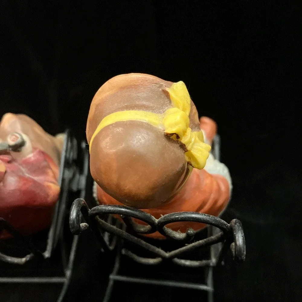 Vintage Grandma Grandpa Metal Rocking Chairs Resin Figurines 1:12 Scale Set of 2
